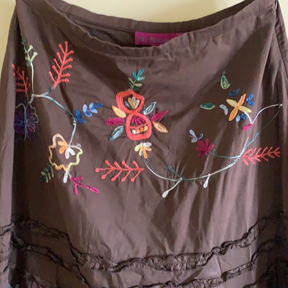 Midi embroidered skirt - Picture 2 of 14